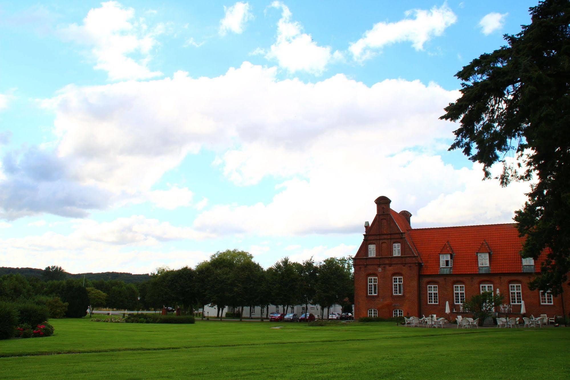 Sophiendal Manor Hotell Låsby Exteriör bild